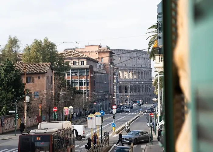 Colosseo House 4*
